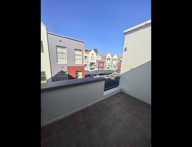 1 BEDROOM APARTMENT FOR SALE IN FERNDALE